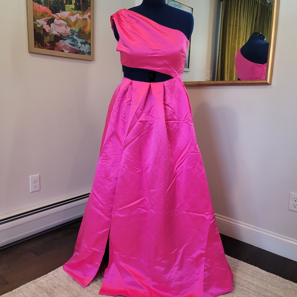 Faereisty NWOT Hot Pink One-Shoulder Prom Dress With Cutout Size XL